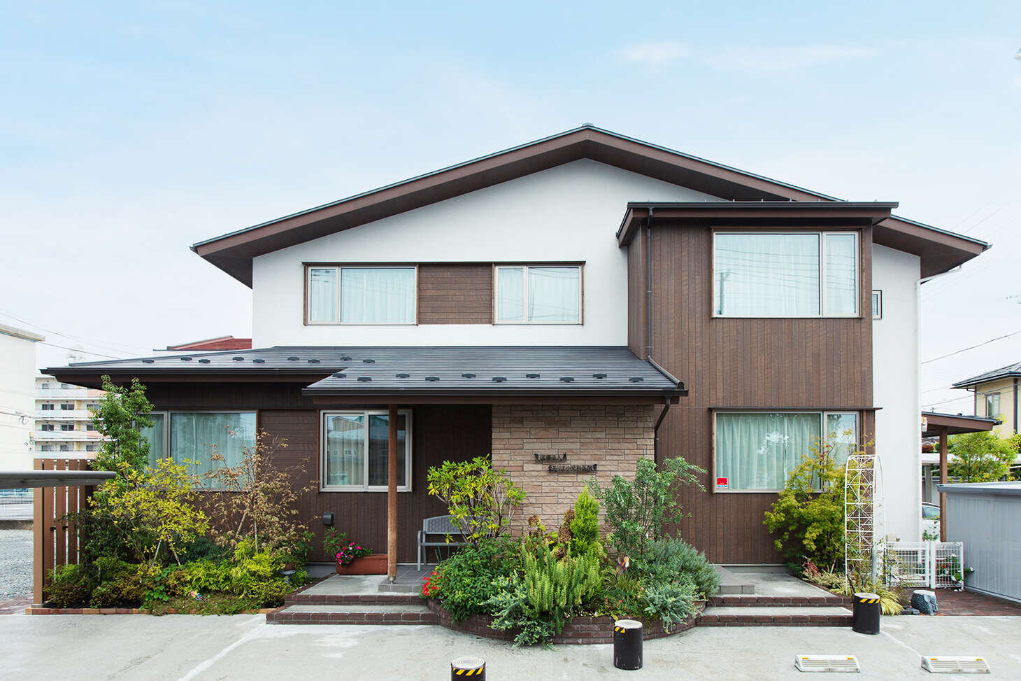 ありま小児科医院 / 医院併用住宅